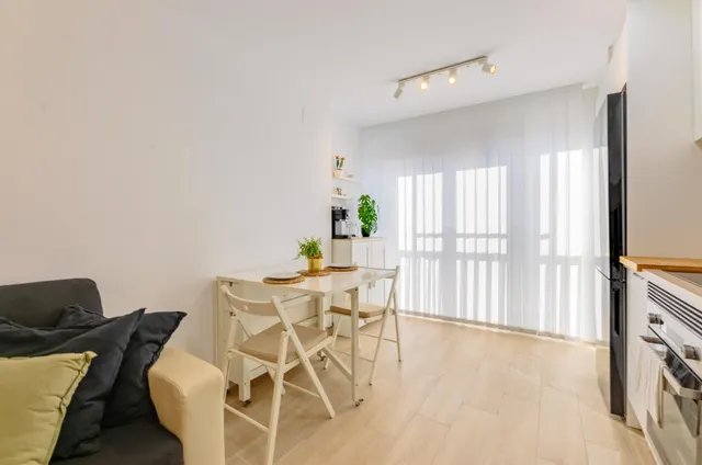 Apartamento reformado de un dormitorio en primera línea de playa en El Perellonet — 24