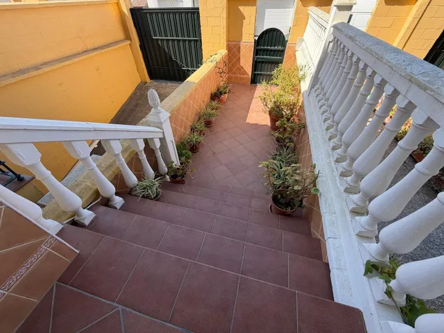 Casa Unifamiliar de 3 dormitorios y sótano en Fuenteamarga — 28