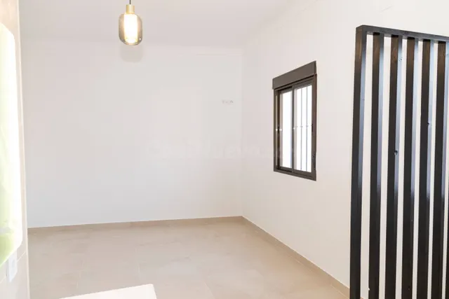 Casa independiente en Alameda con patio - foto 4