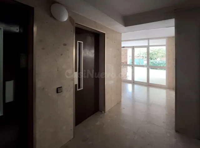 ? Amplio piso de 3 dormitorios con parking — 36