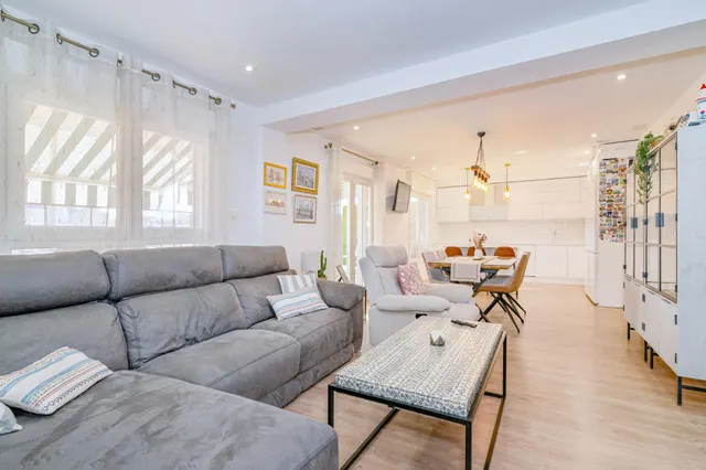 ¡Tu Nuevo Hogar te espera!  Semi-ático Reformado con Gran Terraza, junto Virgen de Las Angustias — 12