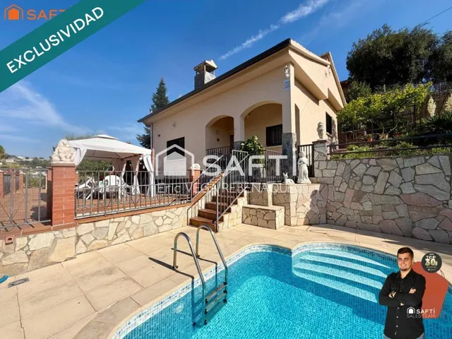 Casa reformada con piscina privada, gran terraza y parking g