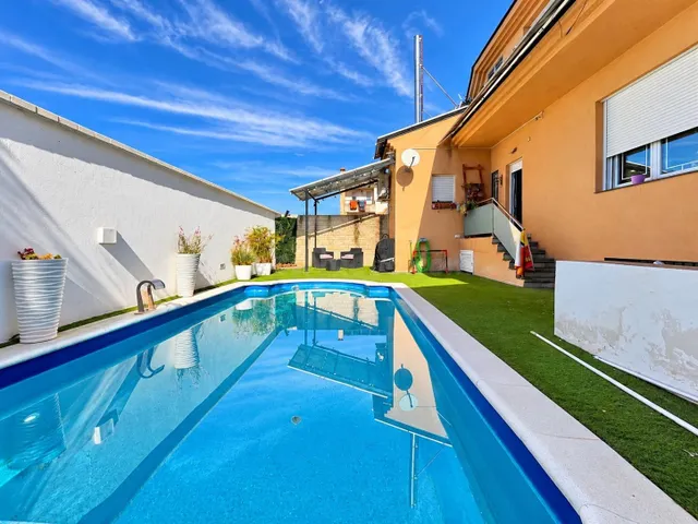 ESPECTACULAR CASA UNIFAMILIAR CON PISCINA PRIVADA, DOMÓTICA  - foto 3