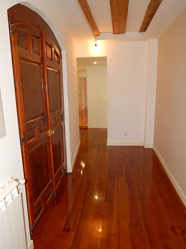 ETXEA vende piso en la Plaza de Castillo, 3 dormitorios, 2 baños, ascensor, 2ª altura — 15