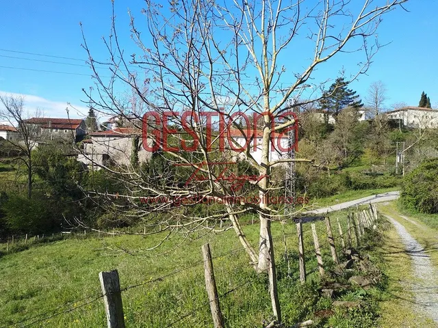 CASA PARA REFORMAR CON TERRENO. SOBA — 22