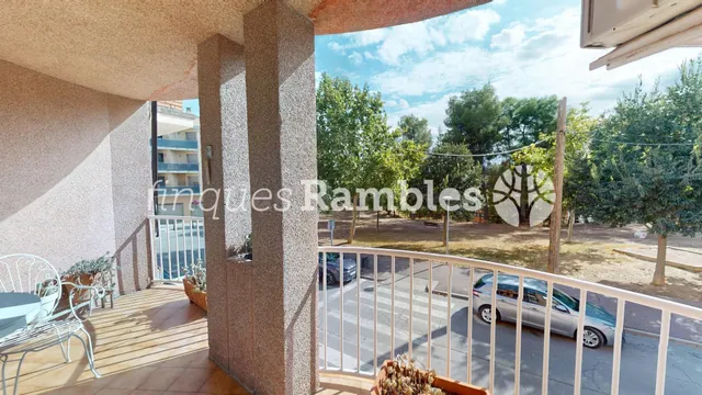 Casa àmplia en una ubicació privilegiada de Set Camins - foto 2