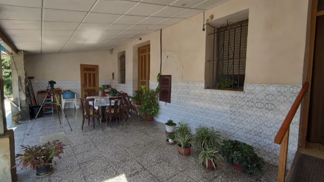SE VENDE CASA DE CAMPO CON 42.000 M2 DE PARCELA. — 2