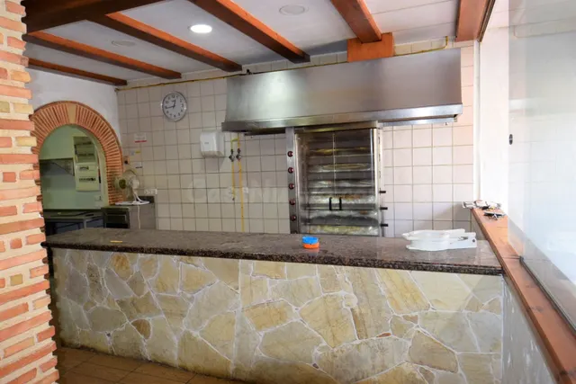 Local comercial 95m² en venta - Pueblo - foto 4