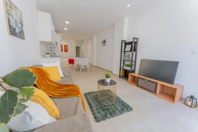¡Tu nuevo hogar a estrenar frente al parque en Altabix! — 12