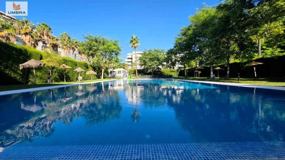 ÁTICO DE ESQUINA DE 273 M2 CON 3 TERRAZAS, 6 habitaciones, GARAJE Y TRASTERO | HIPERCOR – JEREZ NORTE