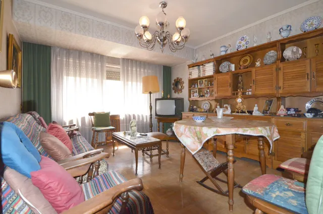 Urbis te ofrece un piso en venta en zona San Juan, Salamanca. — 43