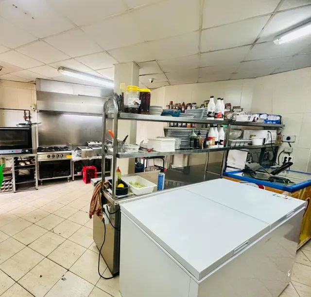 Traspaso de restaurante-cafeteria en pleno rendimiento — 12