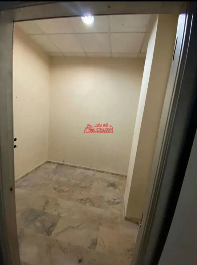 ¡ESPLÉNDIDO LOCAL EN ZONA CONCURRIDA DE ASPE! — 3