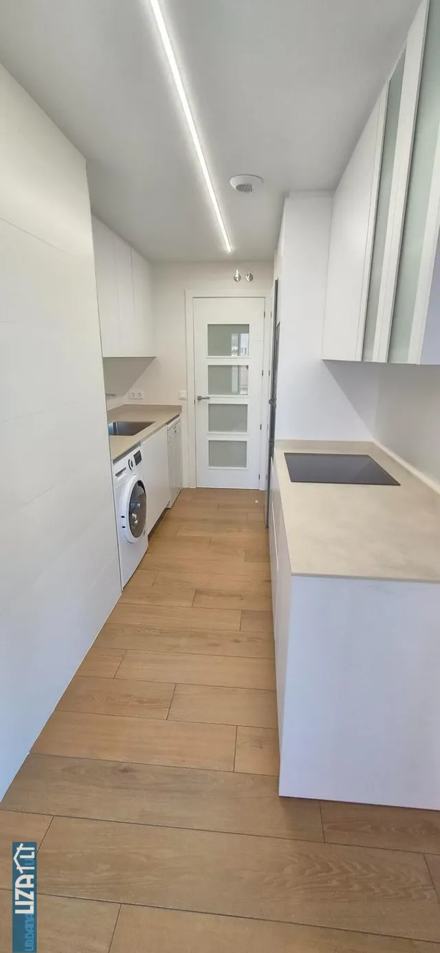 Piso Nuevo a Estrenar con Excelentes Características y Piscina Comunitaria — 12