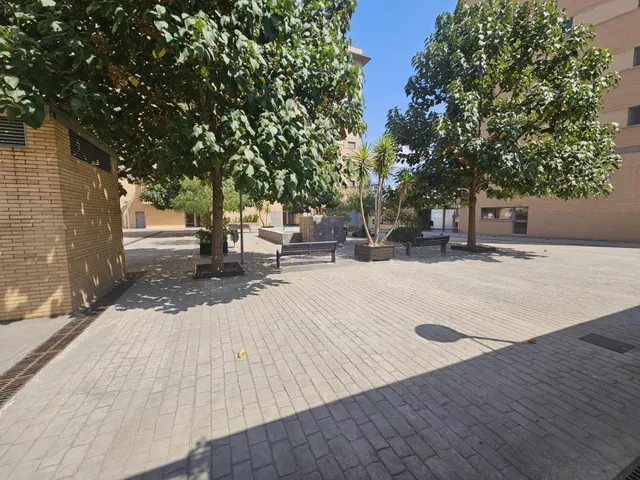 PISO DE 121 m2 CON DOS GRANDES TERRAZAS, PISCINA, GARAJE Y TRASTERO EN AVENIDA DE LA ILUSTRACIÓN — 41