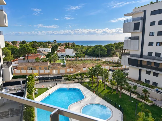 Apartamento a estrenar con vistas al mar desde todas las hab