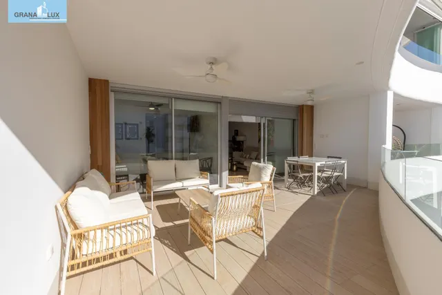 Piso con gran terraza y vistas al Campo de Golf — 35