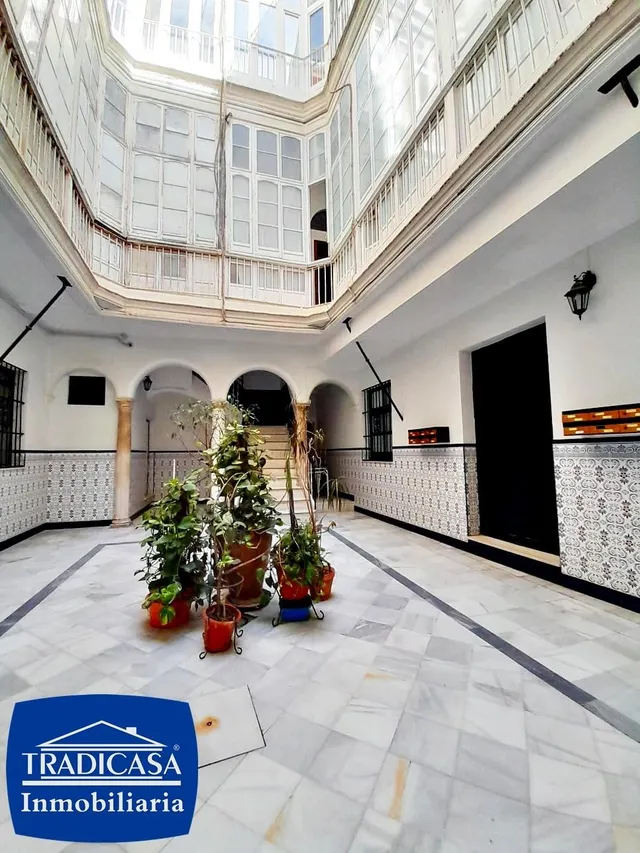 ¡EXCELENTE LOCAL COMERCIAL EN VENTA EN EL CENTRO DE CÁDIZ! — 8