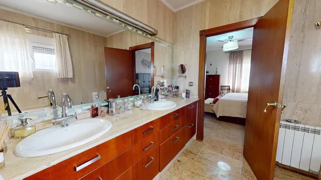 Chalet de lujo en Sansueña, Córdoba con 600 m2 construidos, parcela de 1.500 m2, piscina privada y amplios dormitorios — 8
