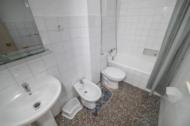 Piso junto a Trafico. Ideal inversión — 35