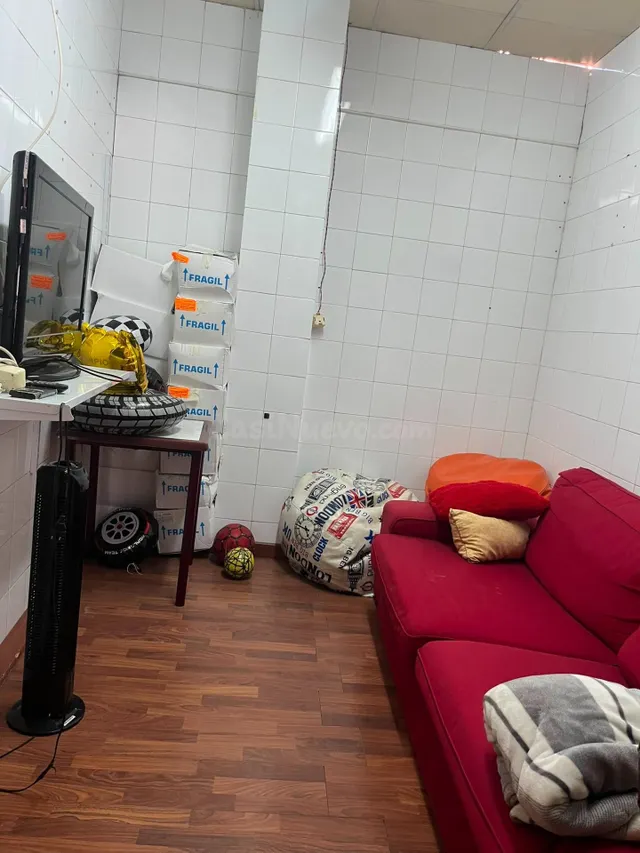 NEGOCIO EN ZONA INMEJORABLE — 5