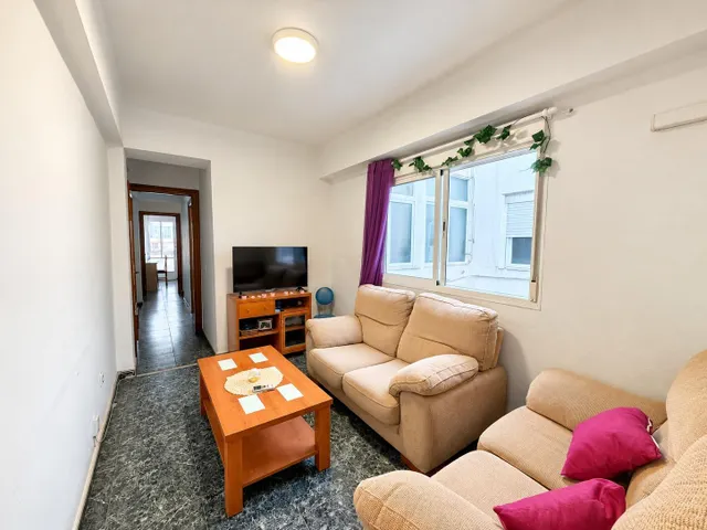 Piso en venta en avd. pablo iglesias, Almería – ideal para inversores  96.000€ — 16