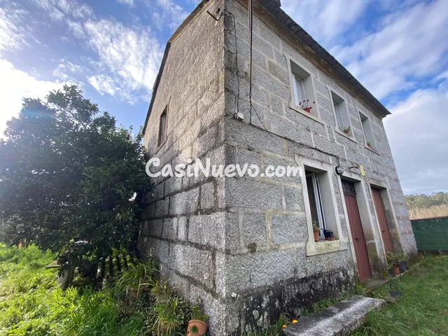 EN VENTA CASA DE PIEDRA CON TERRENO AMPLIO EN CALDAS DE REIS - foto 5
