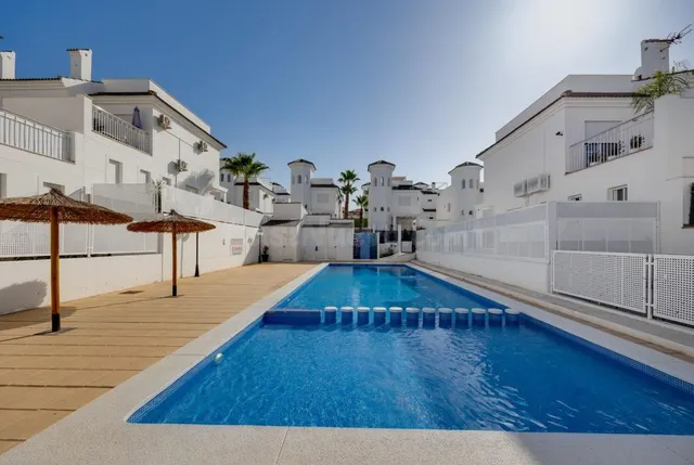 Villa Independiente en San Fulgencio, 3 dormitorios, 3 baños — 3