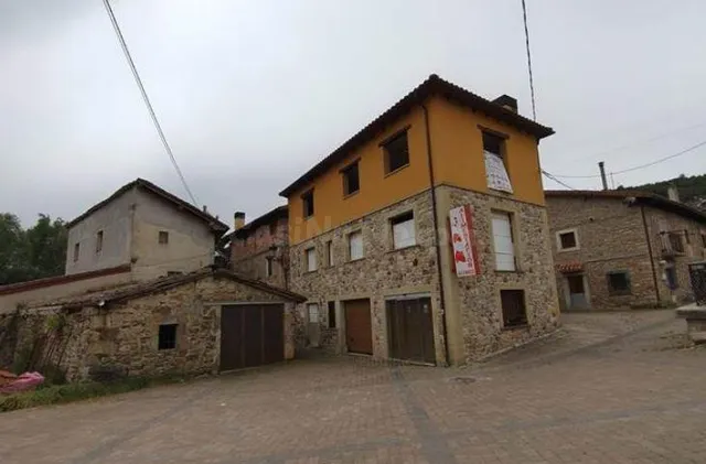 SE VENDE piso OKUPA en C CL S ANDRES,6 Canales de la Sierra - foto 2