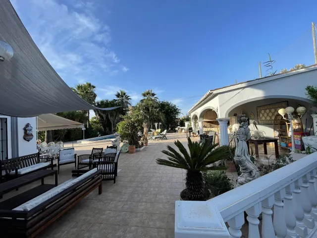 Exclusiva villa en Oliva Nova, Costa Blanca — 24
