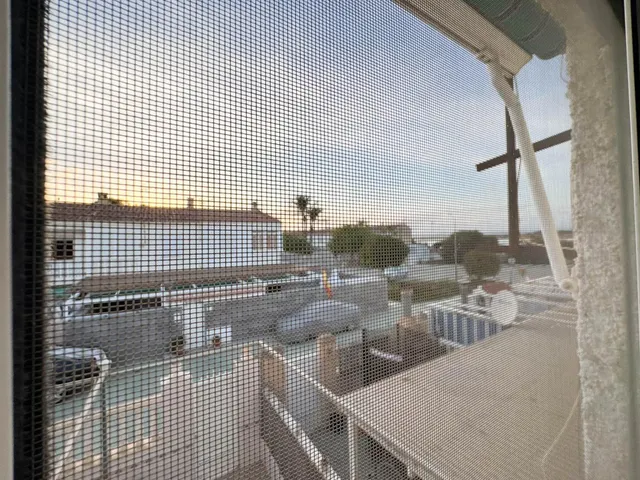 ¡Tu refugio junto al mar durante todo el año! Adosado con terraza en Los Sauces, Playa Lisa (Santa Pola) — 13
