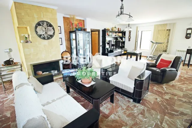 CHALET CON PARCELA DE 2040 METROS CON PISCINA Y PISTA DE TEN - foto 5