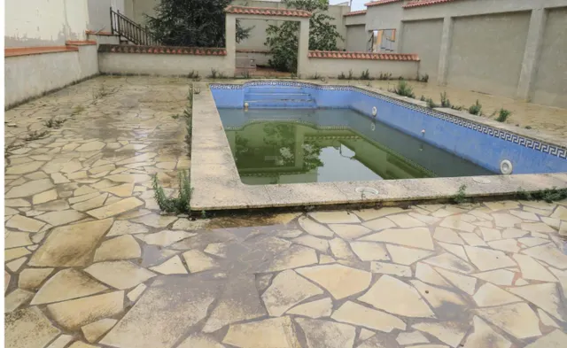 TERRENO URBANO  CON PISCINA A LA VENTA EN AGULLENT — 2