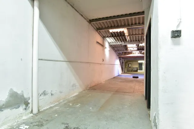 Casa con gran garaje de 154 m2 y terrazas en el centro de Sant Vicenç dels Horts — 34
