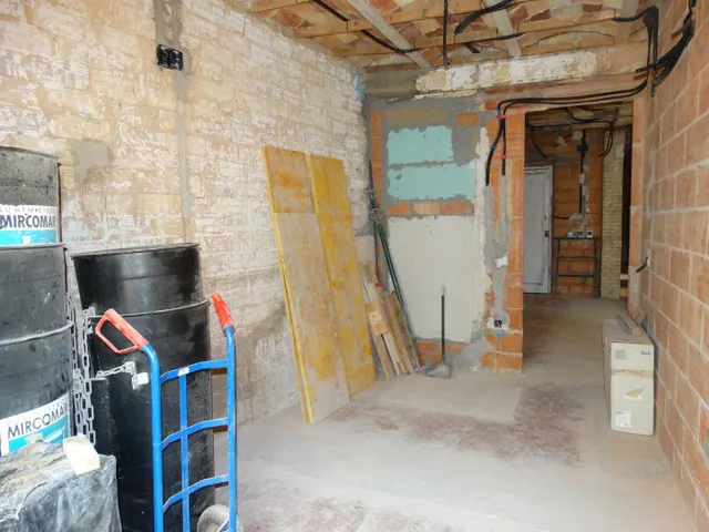 Piso para reformar a tu gusto - 3 dormitorios - 3 calles - Ventanas nuevas — 19