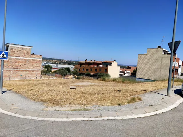 CASA DE OBRA NUEVA — 18