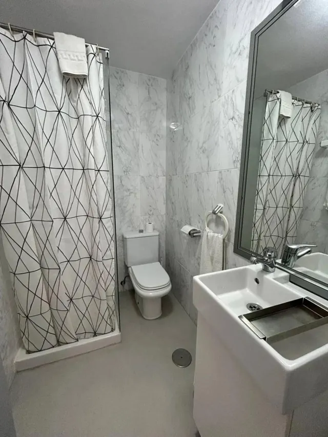 Hostal 17 habitaciones 600m² en venta - Marbella — 7