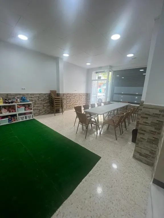 Local comercial diáfano a pie de calle en Sevilla este — 4