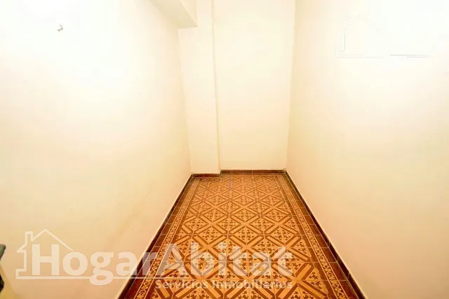 ¡Hazla a tu gusto! Casa amplia y luminosa de tres alturas para reformar, cerca del ayuntamiento — 26