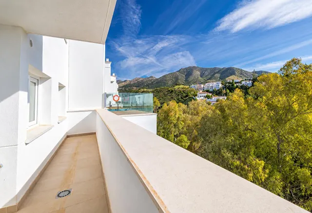 Espectacular piso con vistas al mar en torreblanca, Fuengirola – urbanización con piscinas, spa y gimnasio — 8