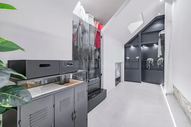 Se vende espectacular espacio comercial reformado en el corazón de Granada — 4