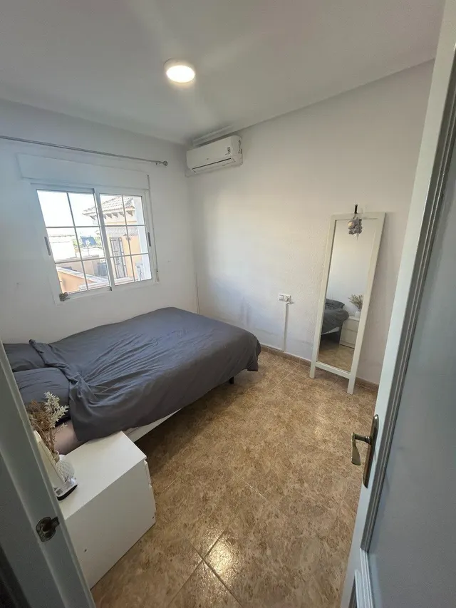 Soleada vivienda en Villamartín, Orihuela Costa. — 9