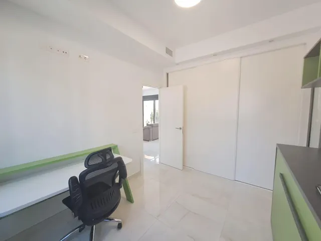 Villa con tres dormitorios en la zona de Lomas de Cabo Roig — 12