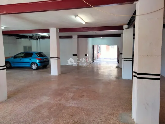 SE VENDE CHALET EN HONDON DE LOS FRAILES — 24