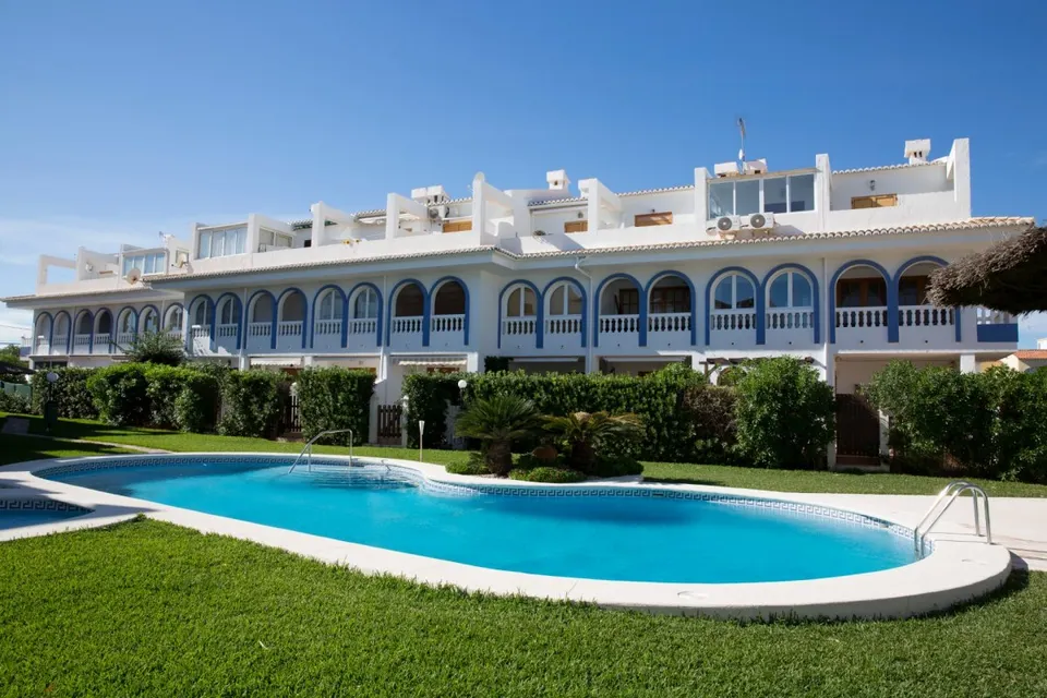 Apartamento dúplex en la playa de Almadrava