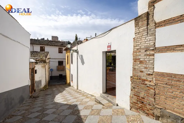 GRAN CASA EN ALBAICÍN BAJO. — 27