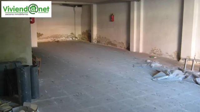 MAGNIFICO LOCAL EN ESQUINA, DIVISIBLE EN 2 — 5