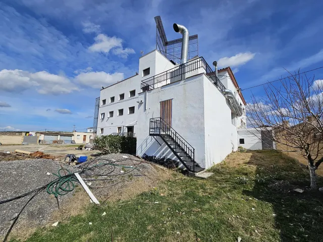 EDIFICIO CON POSIBLE LICENCIA DE RESTAURACIÓN Y USO TURÍSTIC - foto 5