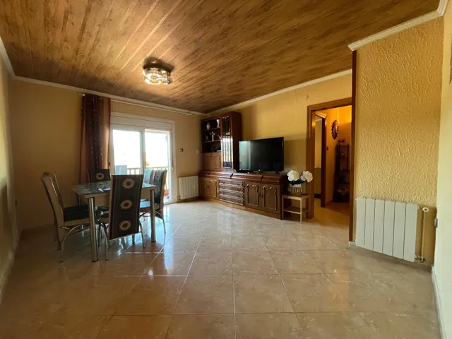 Gran oportunidad, piso para entrar a vivir con 3 dormitorios, orientado Sur, primera planta, espectaculares vistas a la montaña de la Tossa — 20