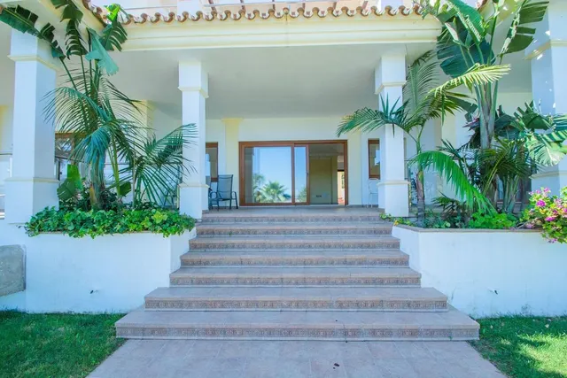 Exclusiva Villa Independiente en Primera Línea de Golf | La Cala Golf, Costa del Sol — 5
